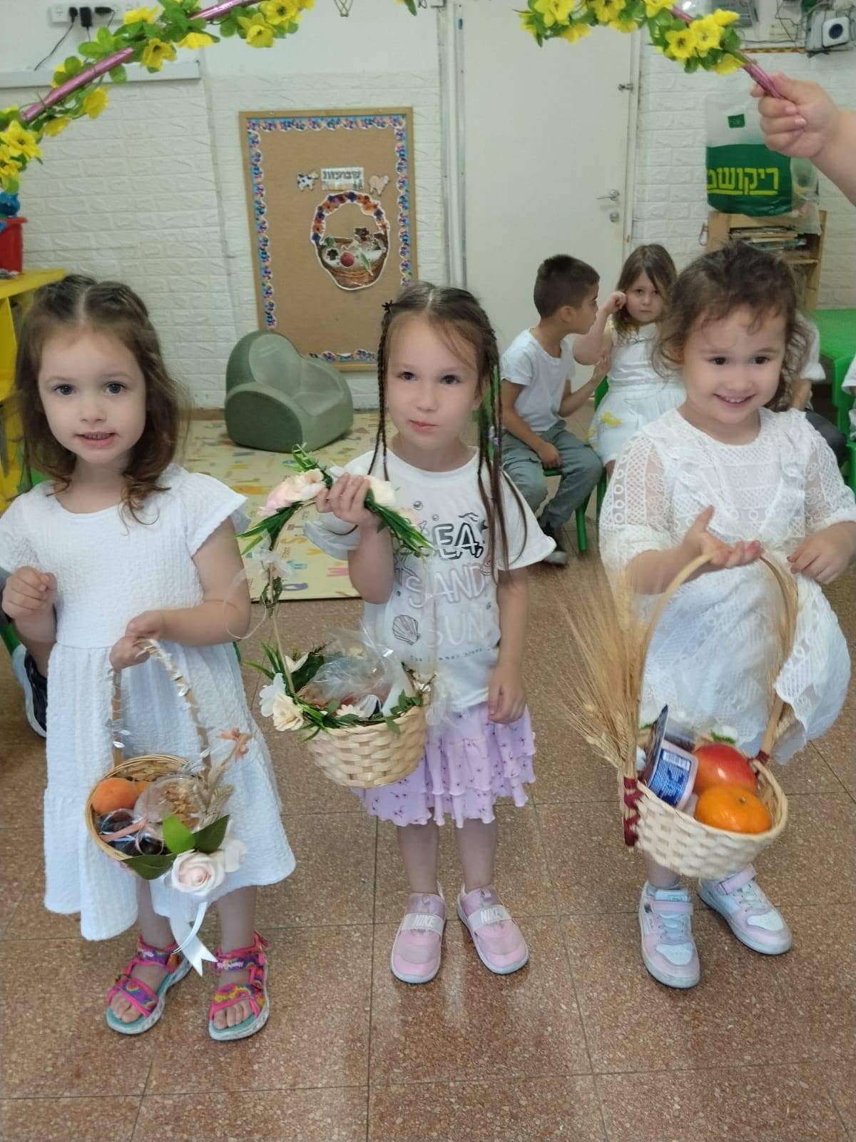 צבע לבן, פרחים וחיוכים: חג השבועות הקסום שלנו!